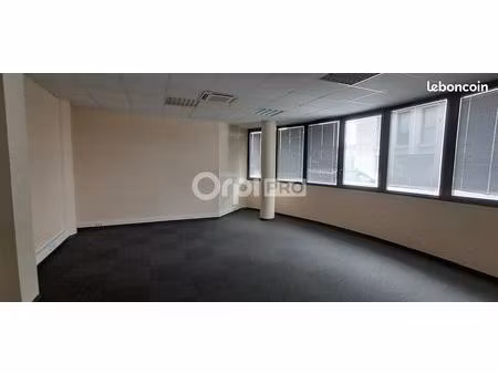 bureau 75 m²