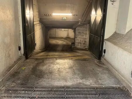 parking fermé sécurisé