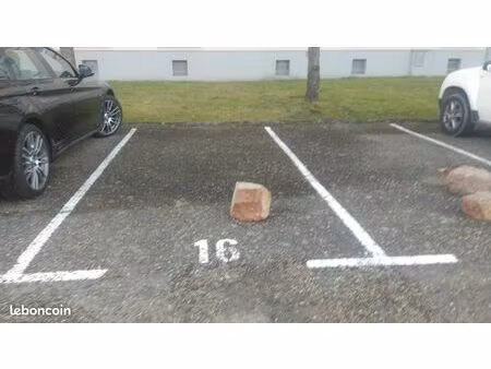 lot de 22 places de parking numérote sur rouanne 42300