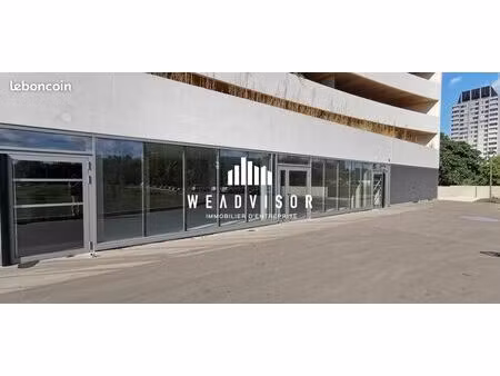 local commercial 675 m² tours
