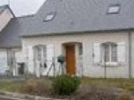 a louer loue maison à amboise   avec cuisine aménagée garage et cellier attenant