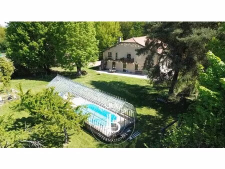 maison de luxe à vendre à courcelles-chaussy