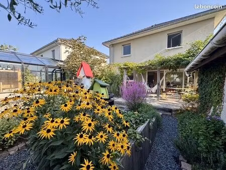 maison 5 pièces de 100m² au calme