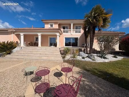 villa contemporaine 205 m2  prestations de qualité  clé en main