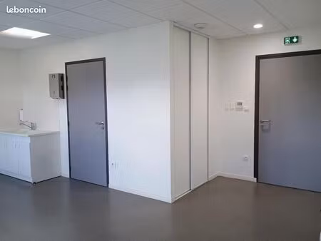 bureau 30 m²