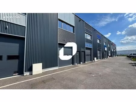 local d'activité 108 m²