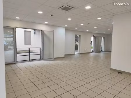 local professionnel 139m²