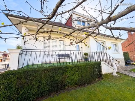 pavillon 6 pièces 139 m²