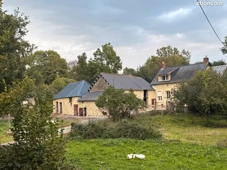 corps de ferme en pierre rénové – 3 7 ha – sans aucun voisin – cadre idyllique