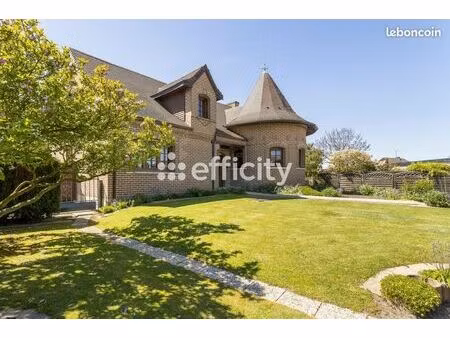 maison 7 pièces 226 m²
