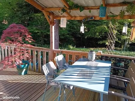 mobil-home dans écran de verdure camping 3* lac léman