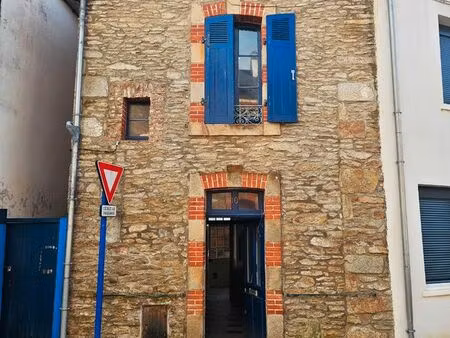 maison de pêche  bien rare - à rénover - coeur du centre-ville de quiberon