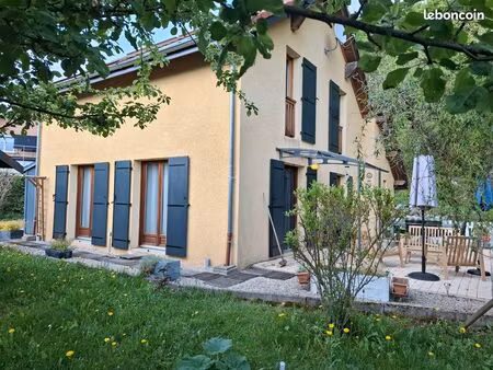 maison 4 chambres – 98 m² – grand terrain – quartier calme
