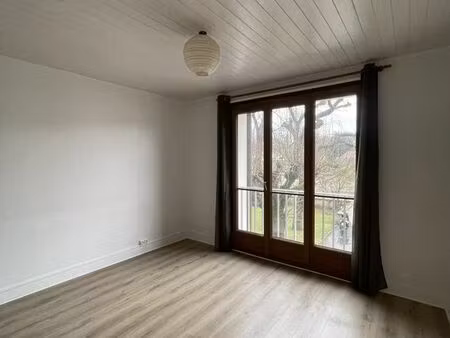 studio 1 pièce 28 m²