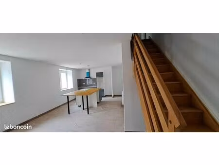 a louer t3/t4 neuf avec stationnement – centre-ville – charme de l’ancien