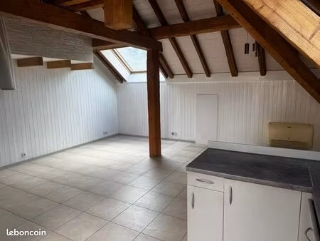 t3 en attique idéalement situé