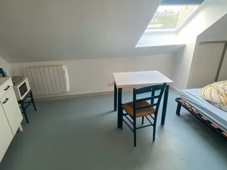 studio meublé et équipé