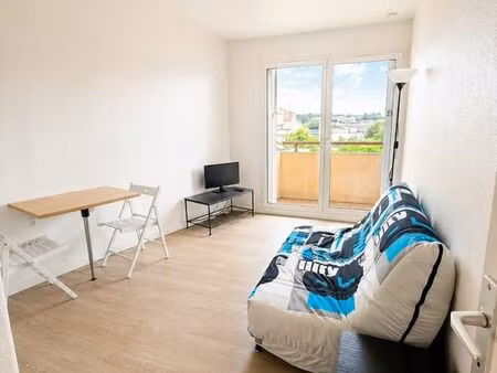 studio meublé avec balcon  cave et lave-linge – résidence sécurisée