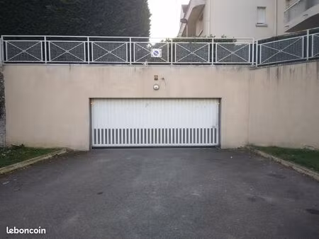 emplacement de parking moto/scooter - résidence apollonia