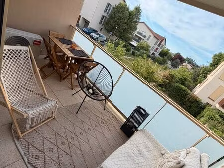 t3 62 m² – résidence récente 2019 – garage – balcon – centre village – tram à 300 m – sain