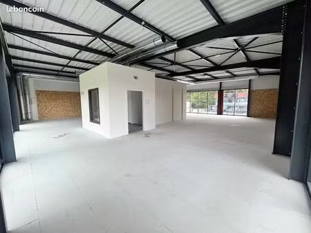 bureaux / plateau 255 m² - perrignier zi - lumineux