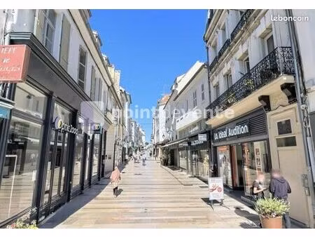 epicerie/primeur 82 m²
