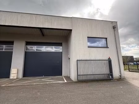 entrepôt fonctionnel + bureau dans zone stratégique à rixheim