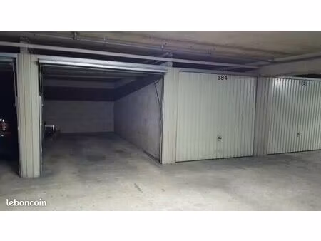 box proche gare fontainebleau