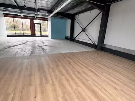 local d’activité 200 m² - rdc - perrignier - accès livraison