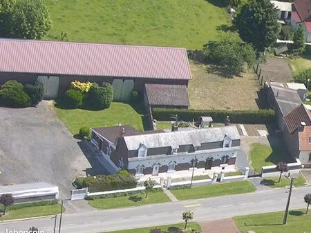 corps de ferme atypique avec habitation de 133 m² à vendre sur 5350m²