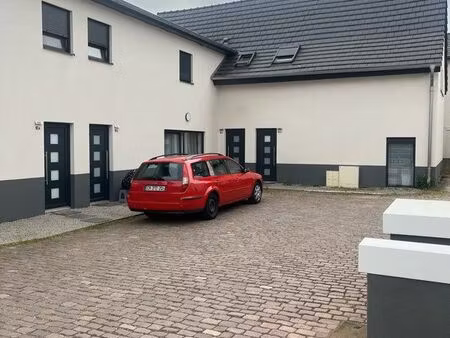 part loue logement type f4 meublé