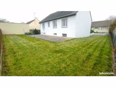 pavillon 6 pièces de 110 m² au bourny à laval
