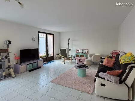 maison individuelle de 4 chambres