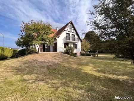 maison 8 pièces 223 m²
