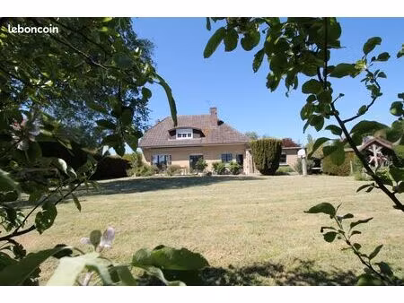 maison 8 pièces 130 m²
