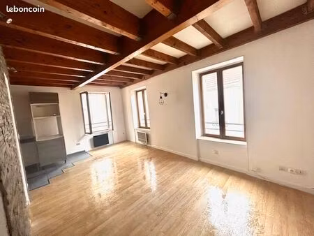 particulier loue t3 duplex 42m2 77410 claye-souilly