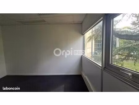 bureau 18 m²