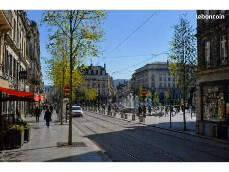 restaurant à 100m de place de jaude – terrasse
