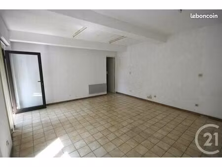 commerce 30 m²