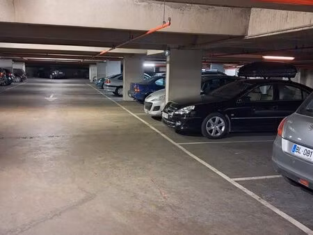 vends lot 19 place de parking paris 75019