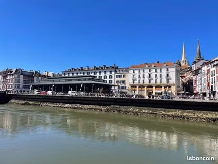 murs commerciaux libres 143 m2 centre bayonne belle vitrine
