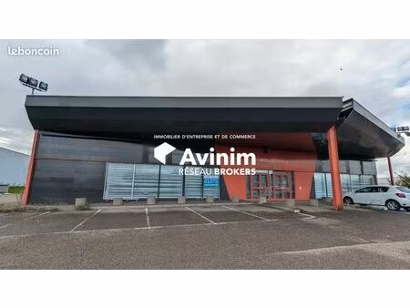 local commercial 1800 m² vendenheim
