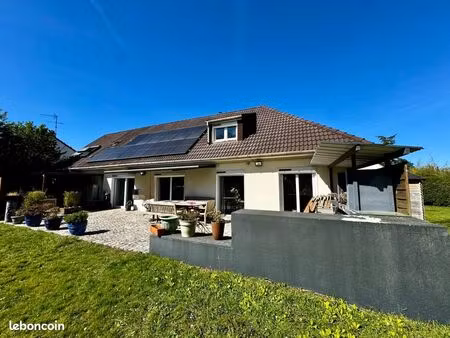 maison 7 pièces 208 m²