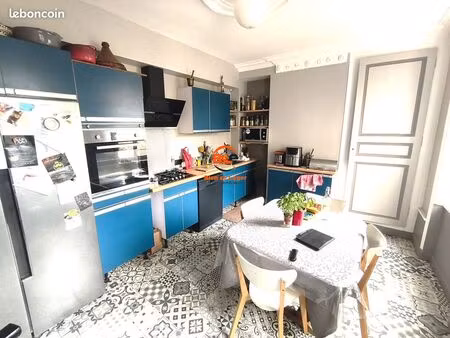 maison 7 pièces 230 m²