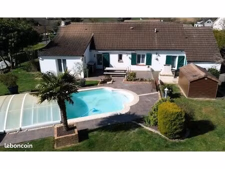 à 1h45 de paris : maison rénovée avec piscine  fibre et cadre de vie paisible