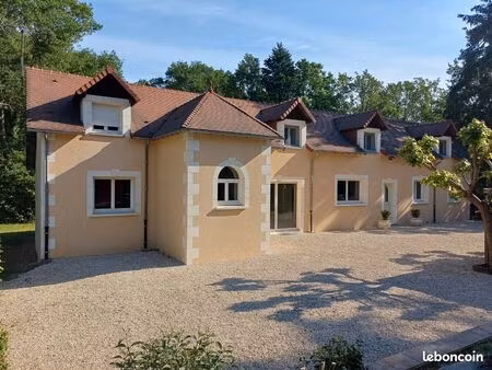 propriété située à 25 min le mans sur 2.6 hectares