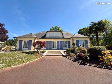 maison 7 pièces 165 m²