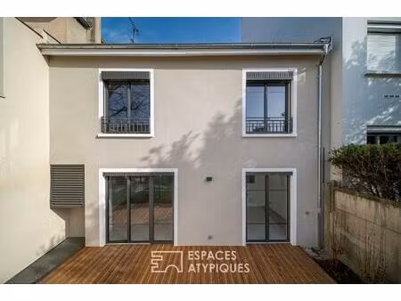maison élégante rénovée avec sa terrasse au calme