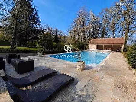 propriété 6 pièces 204 m²