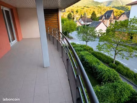 t2 lumineux avec grande terrasse + garage